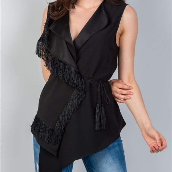 Tops - BLACK VEST